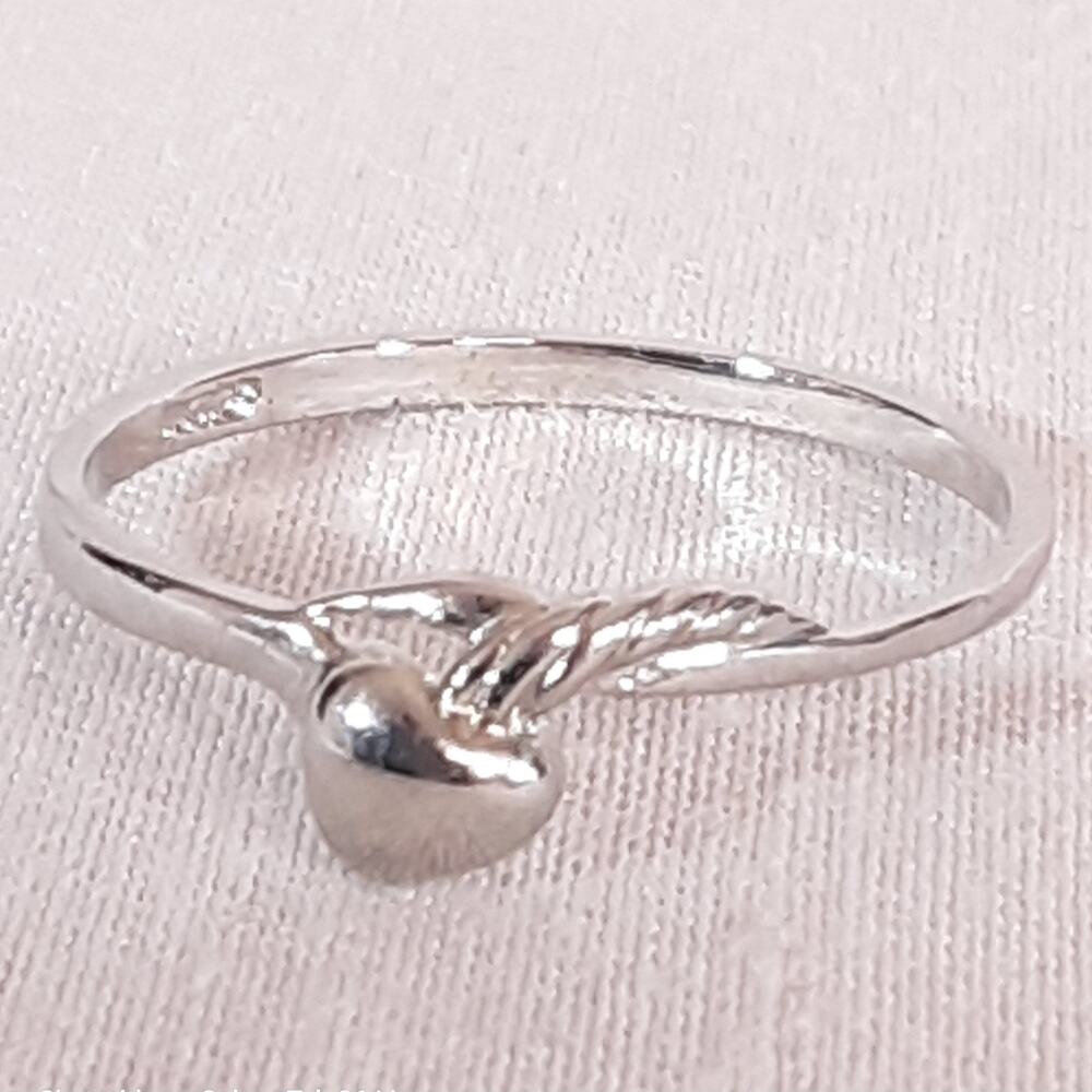 💎18K Rolled Gold Plated Ring Dainty Heart Design Simple Band Elegant Delicate